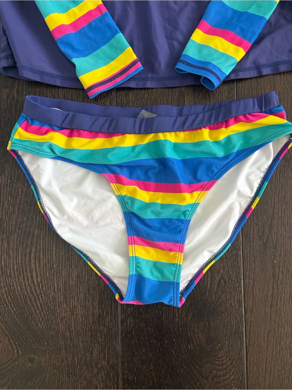 Rash Guard Set - Picture 15 of 15